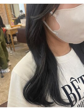 シェノン 西梅田(CHAINON) 黒髪/グレーベージュ/レイヤーカット/アッシュ/アッシュブラック