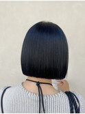 切りっぱなしネイビーボブ