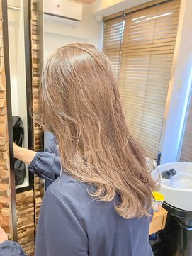 クロ(Curo.) ベージュ系ハイライト