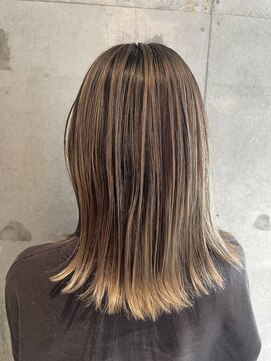 プラスシー(+C) 地毛にハイライトでクリームベージュ！福岡地毛ハイライト