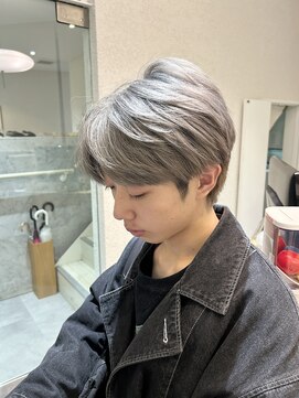 プレデフリュー 北白川本店(PUREE de FLEURS) ワックスなしモテるモテ髪マッシュ束感ツーブロックホワイトカラ