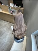 透明感のあるハイトーンベージュ