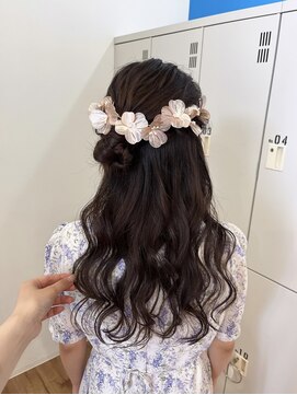 フェニーチェ オン ザ ビーチ(FENICE on the beach) ハーフアップ