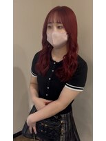 ドクターズサロン レラパール&nbsp;レッドピンク/赤髪/暖色カラー/こなれセミディ/ランダムウェーブ