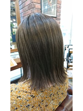 ディル(DILL) 【さらツヤ】ストレートアッシュ