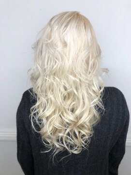 リルウ 阿倍野キューズモール(LILOU) ホワイトパール