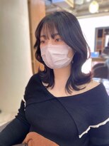 鎖骨ミディアムくびれレイヤーカット