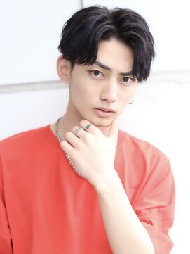 アーリー(Ali'i) センターパートアップバングツーブロックマッシュ波巻きパーマ