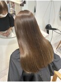 オリーブベージュ