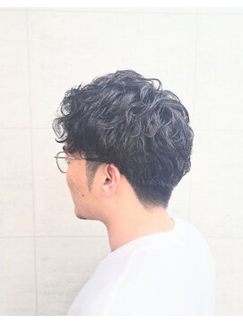 ノミネーション(Nomination) 刈り上げショート×無造作パーマ