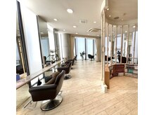 ラッド(Rad)の雰囲気（最上階　開放的な店内）