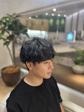 ウノプリールヴァモス(unopulir Vamos) 波巻きスパイラルパーマメンズカット刈り上げメンズ