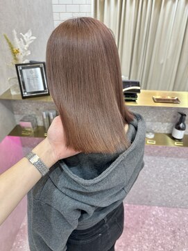 ロンド レア 天神大名店(Lond Le’a) 小顔に見せるヘア/ワンレン/ボブウルフ/ネビージュ/黒髪カタログ