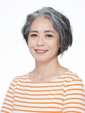 アヴァンス プロデュース バイ エガオ 大阪梅田店(AVANCE. PRODUCED by EGAO) 50代・60代にオススメ☆ふんわりショート【AVANCE by EGAO】白髪