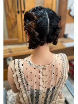 シークレットミラーズ(SECRET MIRRORS) パーティーヘアセット(ウェディングにもOK)