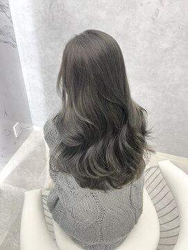 ヴェイナゴヤ(VEYY. nagoya) オリーブグレージュ/ブリーチなし/レイヤーカット/ブルーカラー