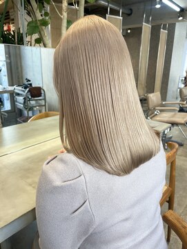 サンク 原宿 表参道(cinq) ホワイトベージュハイトーンカラーブロンドケアブリーチリタッチ