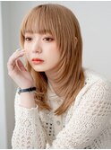 好感度◎ぱつっと前髪×ナチュラルレイヤー×透明感ベージュ