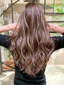 ヨロ 小岩(YOLO) ハイライト海外レイヤーカットイルミナカラー