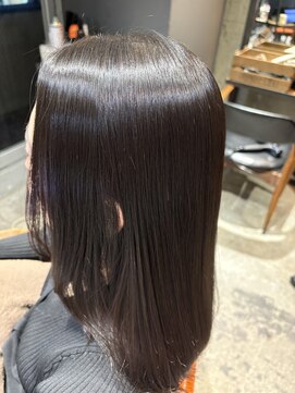 インス(ensue) ◎小顔見せ美髪!髪質改善ストレート×フェイスレイヤー