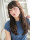 【素髪感が魅力…たおやかロング】