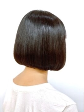 クオリス 赤塚店(QUALIS) 20代30代/大人かわいい/ミニボブ/ショート/丸み/大人ボブ/くびれ