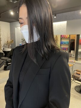 シュウ(SHU) 切りっぱなしミディアム♪