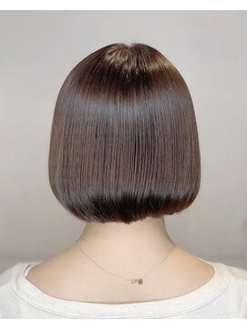 スタンス(stance) イヤリングシルバーが映える!艶々ミニボブ