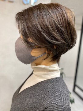 トワイスアップ(TWICE UP) 小顔ショート/カーキベージュ/イルミナカラー/ショートスタイル