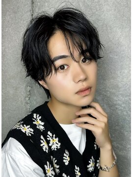 クーエフー(coo et fuu) 波巻き束感ショートツーブロックマッシュアップバングコンマヘア