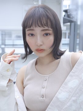 エムスラッシュ 横浜元町店(M.SLASH) ぱっつん前髪/外ハネミディアム/グレージュカラー/元町