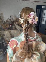 ユイバイラドンナ(Huit by LADONNA)&nbsp;ハイトーン#タイトアレンジヘアセット成人式前撮り