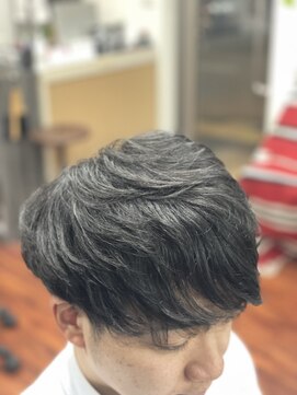 グリーンフィールベース(green feel BASE) くせ毛活かし頭骨補正馴染ませツーブロマッシュ