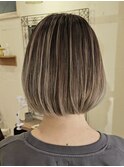 大人ショートボブヘアくびれショート白髪染めグレイカラー40代