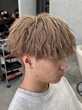 エデアンルクラ 下通(EDEAN Leclat) 熊本メンズカラー ハイトーンカラー ミルクティー MEN'S HAIR