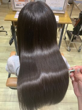 ニクスフリー(nix free) 髪質改善ストレート暗髪レイヤー×夏カラー