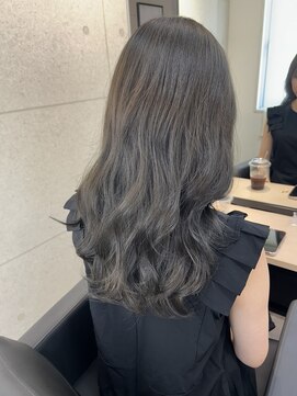 オリーブベージュ