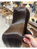 メルク ユニ(merc.uni)&nbsp;ミディアムレイヤーカット髪質改善カラー1.7