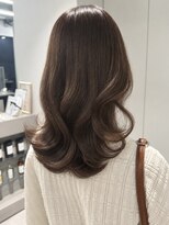 トリッカ シブヤ(TRICCA SHIBUYA)&nbsp;ミディアムくびれ顔周りレイヤーカットモカベージュブラウン渋谷