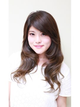 ヘアアンドメイク ドーリー(Hair&Make Dolly) やわらかロングパーマ