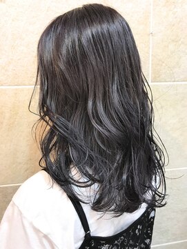 ティンク 横浜(Tink) イルミナ×ダークグレー/Tink横浜 金澤恵輔