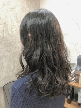 ピリオド(period.) 【period.】大人かわいい柔らか耳かけセミディ