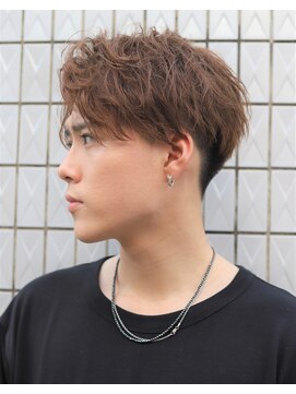 メンズフィール 南森町(MENS FEEL) 2wayコンマヘア☆ゆるめツイストスパイラルパーマ刈上げ