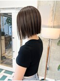 切りっぱなしボブ×ハイライトグレージュ