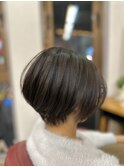 大人可愛い20代30代40代黒髪前下がりくびれショート◎