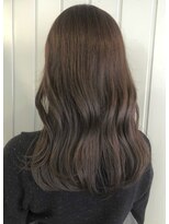 アンド アノン(and anon)&nbsp;ラテベージュ　アッシュグレージュカラー　ロングレイヤー　美髪