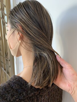 プラスシー(+C) ハイライトを積み重ねてブレンドする地毛ハイライト/薬院大道