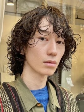 カムジーヘッドカミノウラ(COMEGHEAD KAMINOURA) 波巻きスパイラルパーマウルフカットツイストパーマメンズパーマ