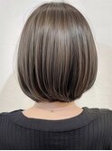 デザインカラーレイヤーカットウェットヘアオリーブベージュ白髪