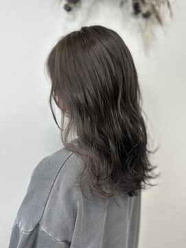 ジウ 上通り(JIU) 20代30代小顔ゆるふわミディイヤリングカラー シルバーベージュ